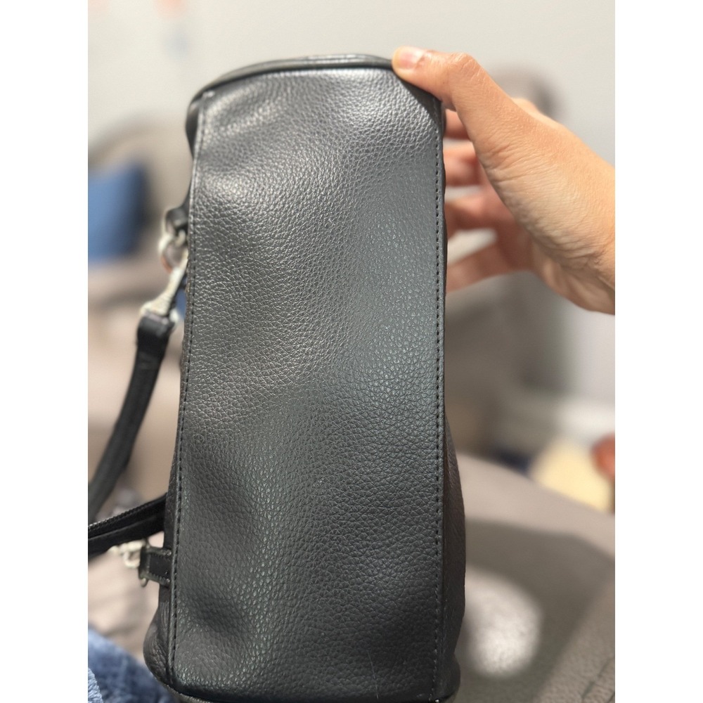 St Johns Bay Black Pebbled Genuine Leather Convertible Sling Backpack Bag - Picture 6 of 6